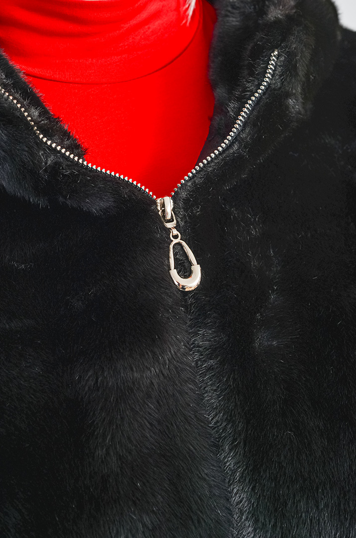 Шуба з екохутра прямого крою з капюшоном великих розмірів