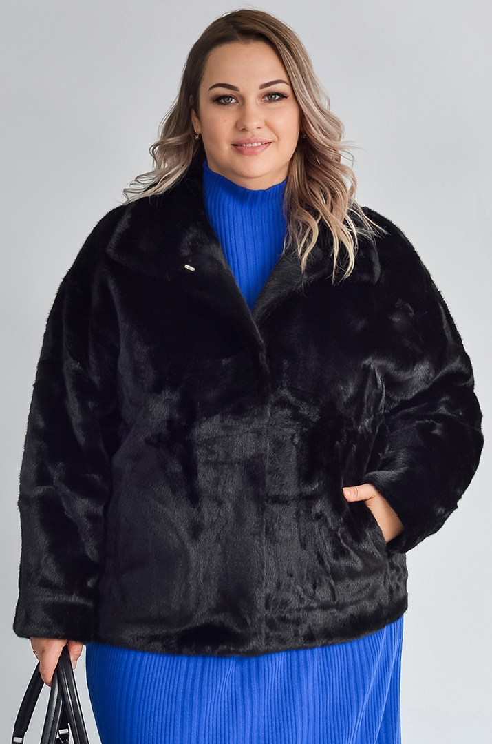 Шуба із екохутра з відкладним коміром великих розмірів