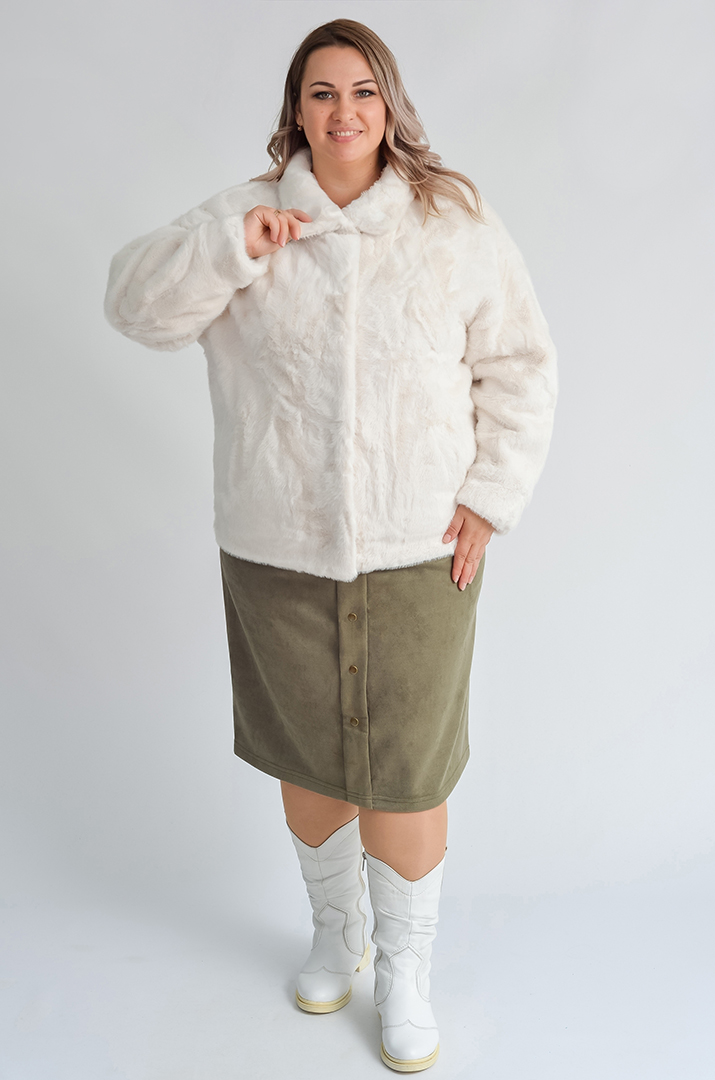 Шуба із екохутра з відкладним коміром великих розмірів