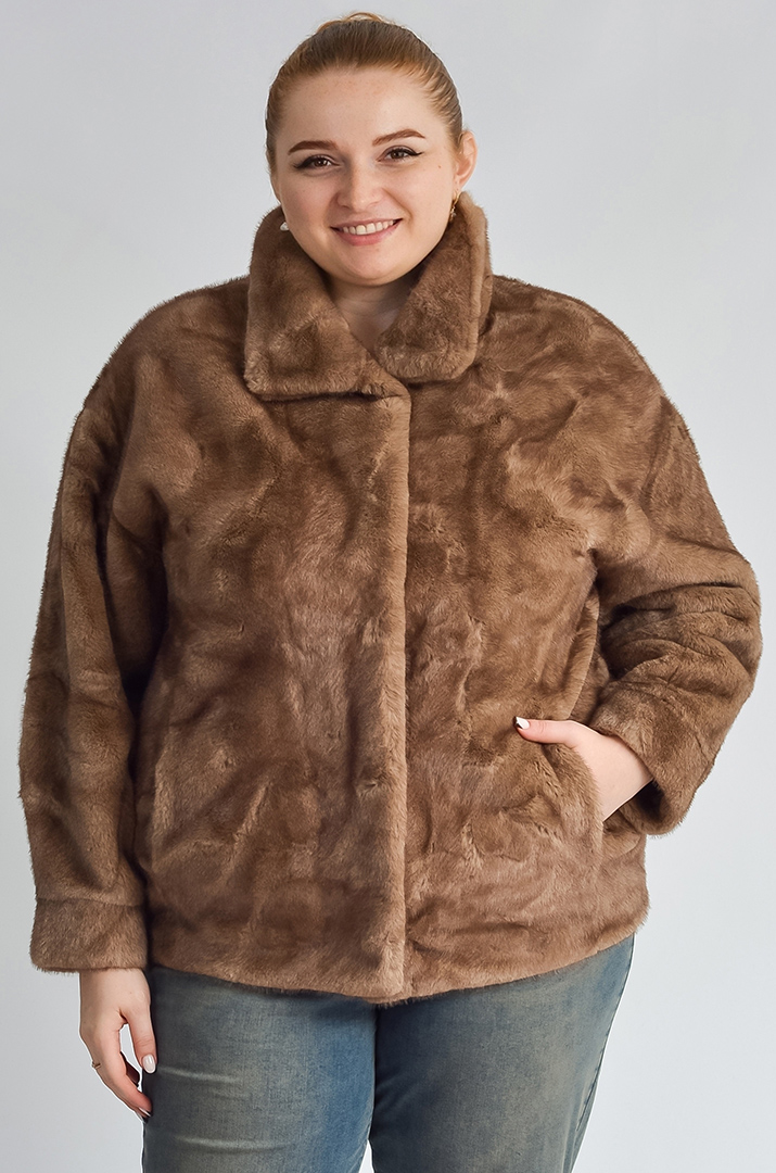 Шуба із екохутра з відкладним коміром великих розмірів