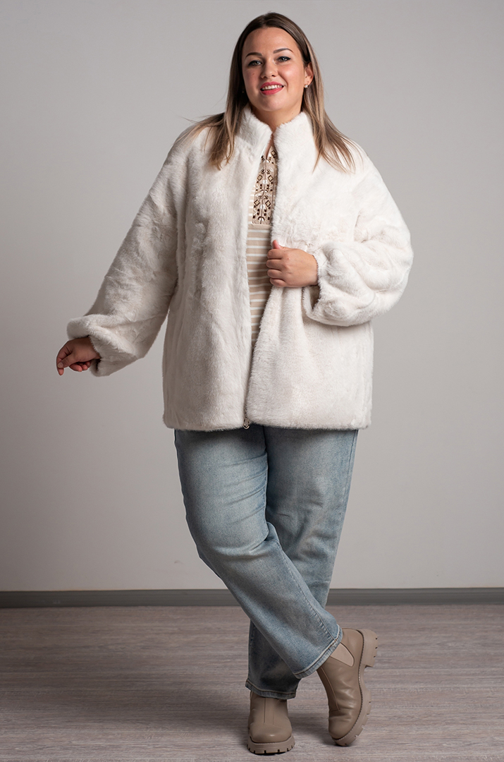 Коротка шуба з куліскою на талії з екохутра великих розмірів