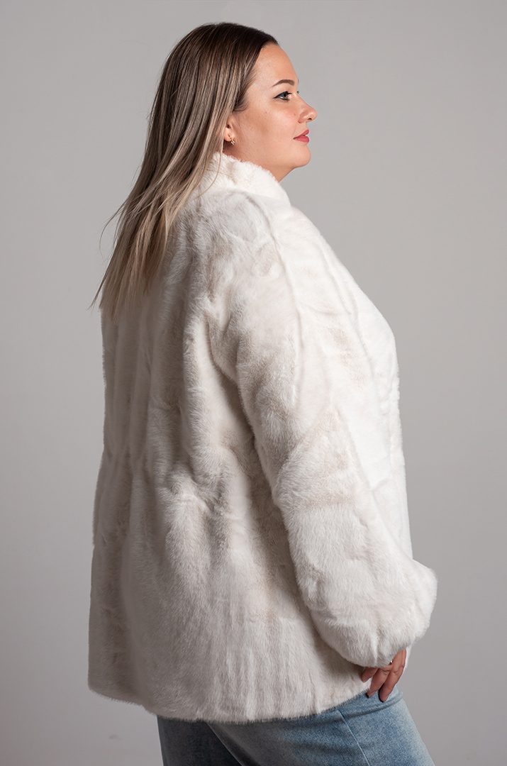 Коротка шуба з куліскою на талії з екохутра великих розмірів