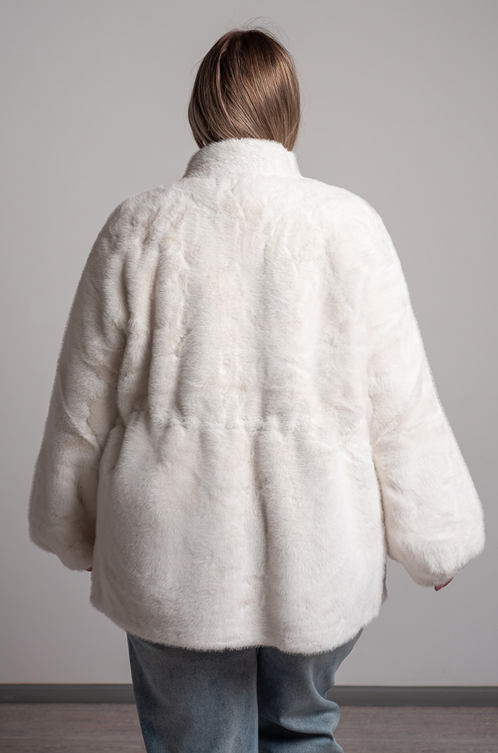 Коротка шуба з куліскою на талії з екохутра великих розмірів