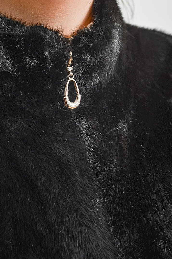 Коротка шуба з куліскою на талії з екохутра великих розмірів