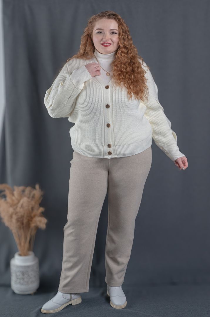 Кофта короткая с фактурными рукавами больших размеров