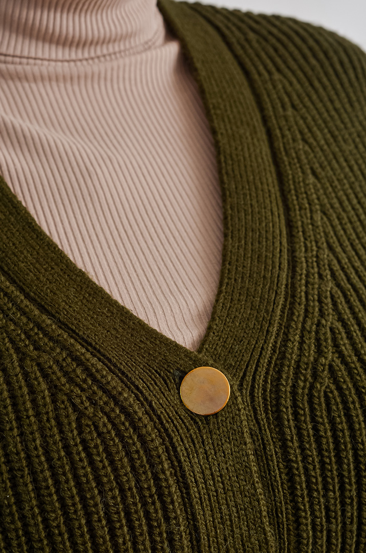 Кофта коротка з фактурними рукавами великих розмірів