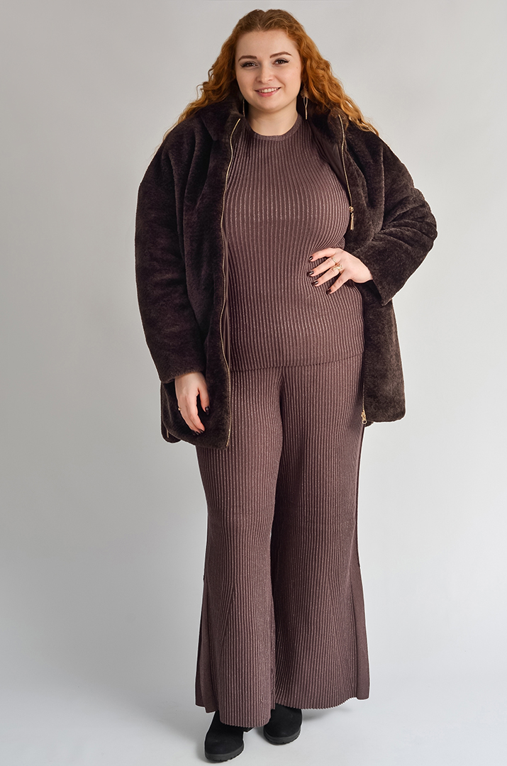 Кожушок на блискавці з капюшоном великих розмірів