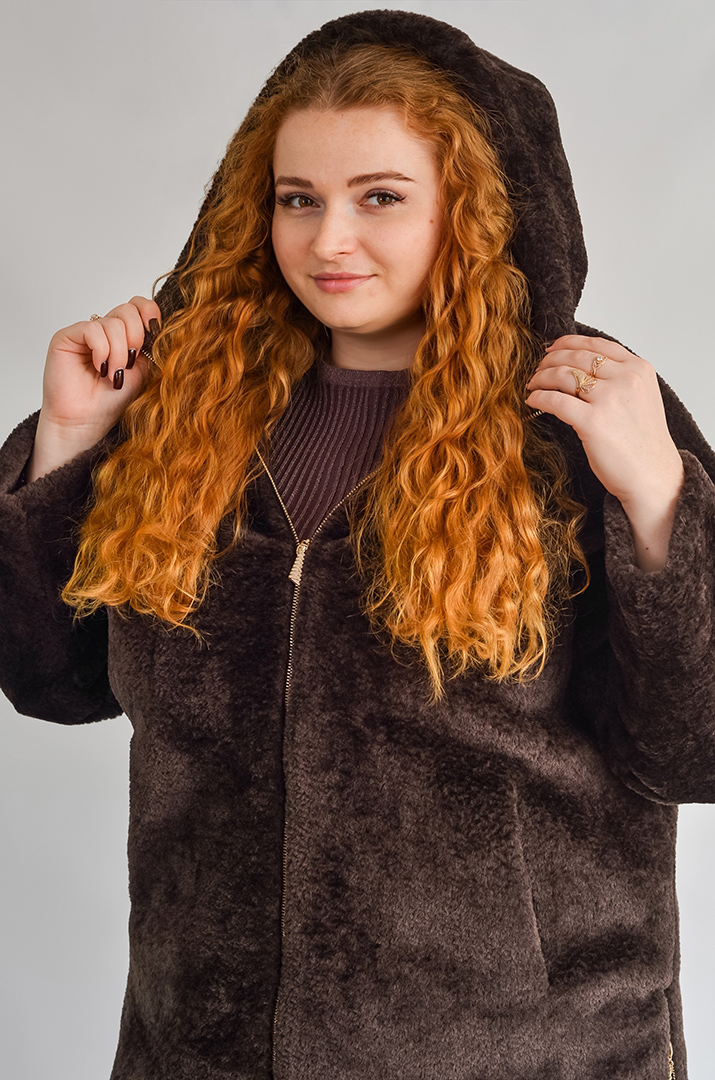 Кожушок на блискавці з капюшоном великих розмірів