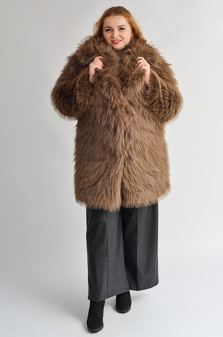 Теплий кожушок з довгим ворсом великих розмірів