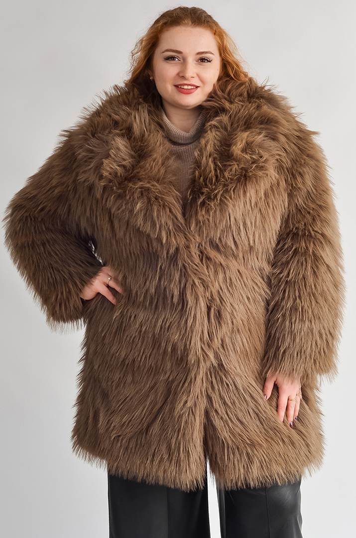 Теплий кожушок з довгим ворсом великих розмірів
