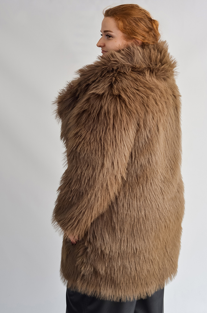 Теплий кожушок з довгим ворсом великих розмірів