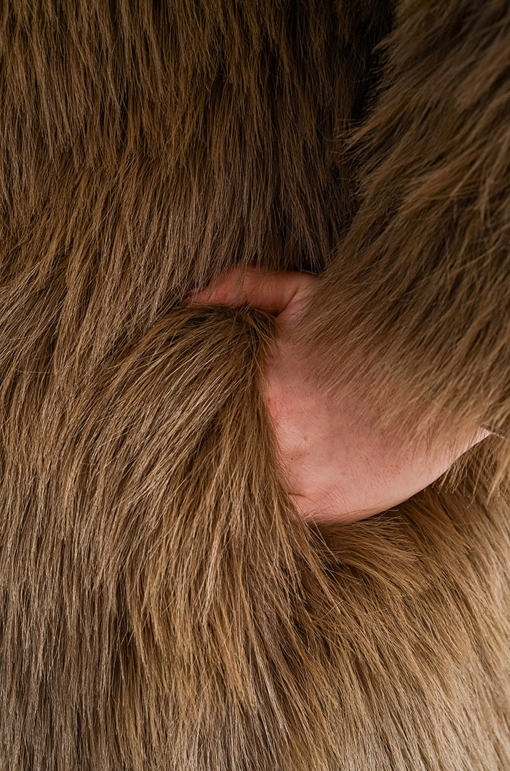 Теплий кожушок з довгим ворсом великих розмірів