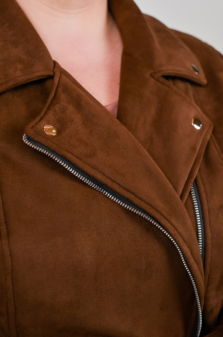 Косуха из экозамши с декоративными ремешками больших размеров