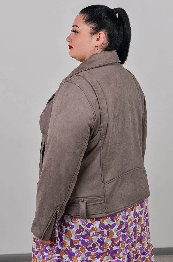 Косуха из экозамши с декоративными ремешками больших размеров