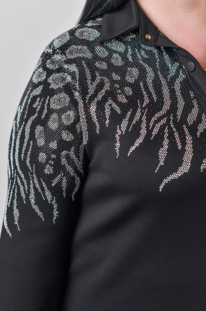 Костюм — брюки на кнопках с узором из стразов больших размеров