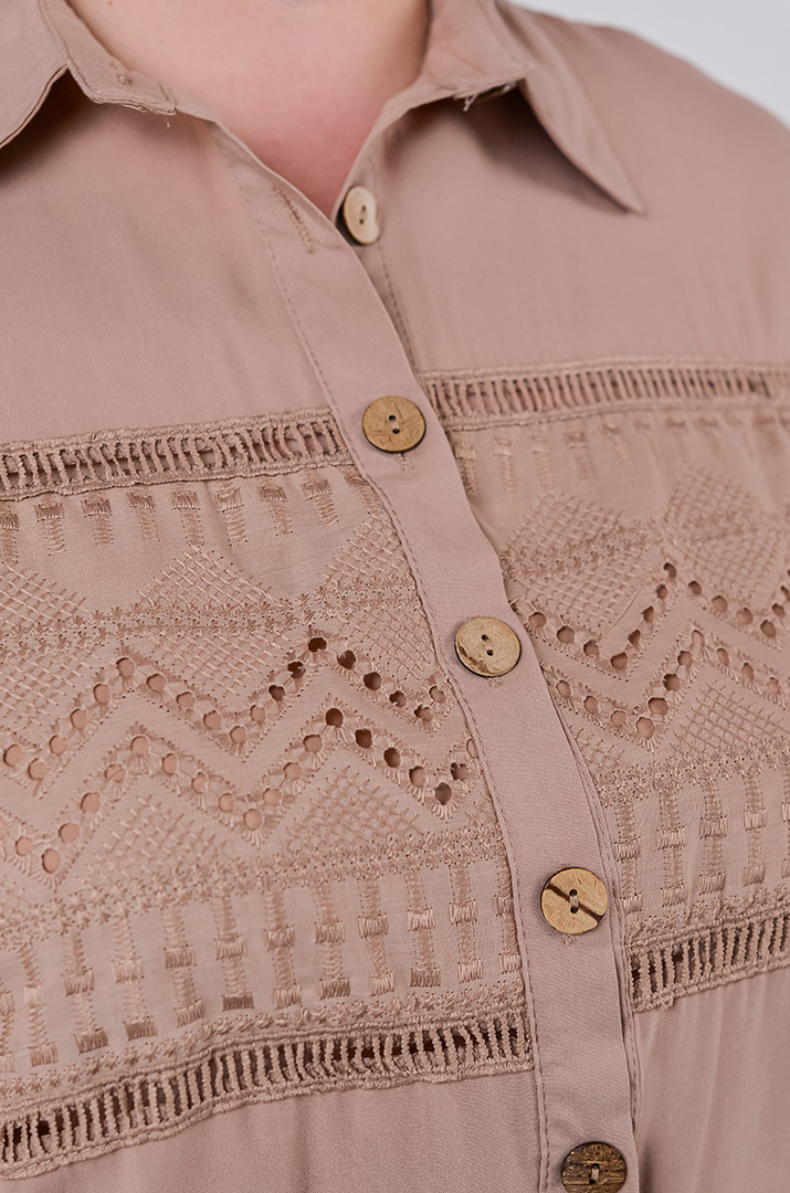 Костюм с юбкой с ажурной отделкой и прошвой больших размеров