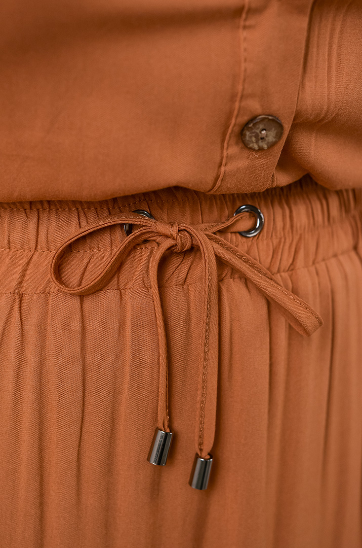 Костюм с юбкой с ажурной отделкой и прошвой больших размеров