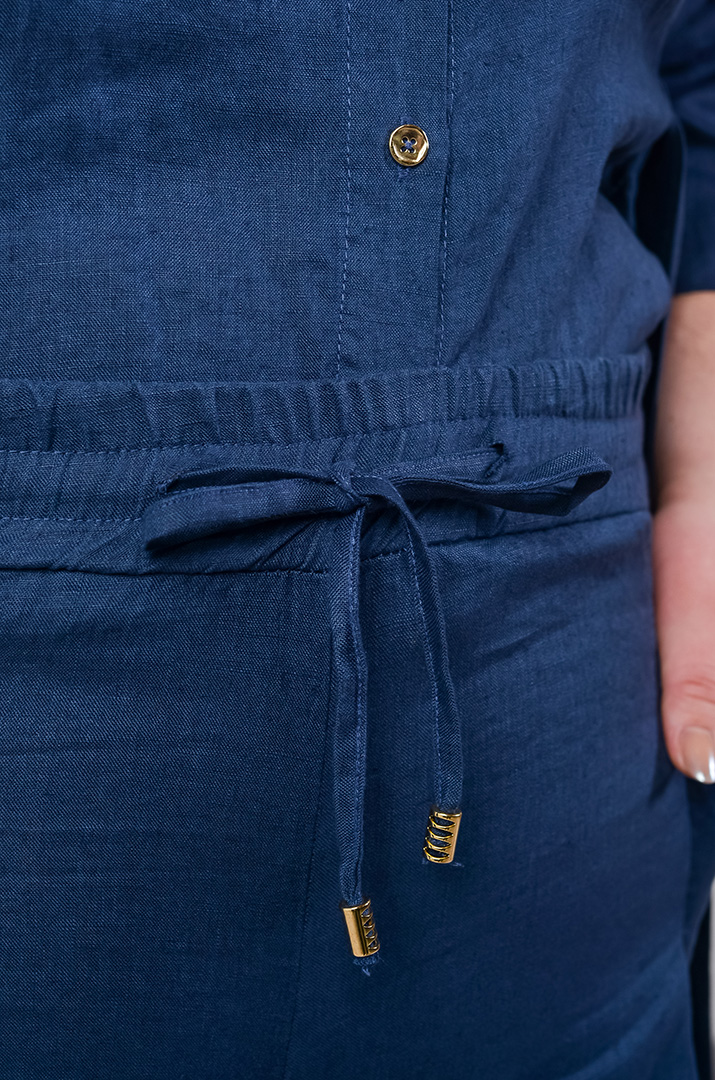 Лляний костюм з брюками та акцентною вишивкою на спинці великих розмірів