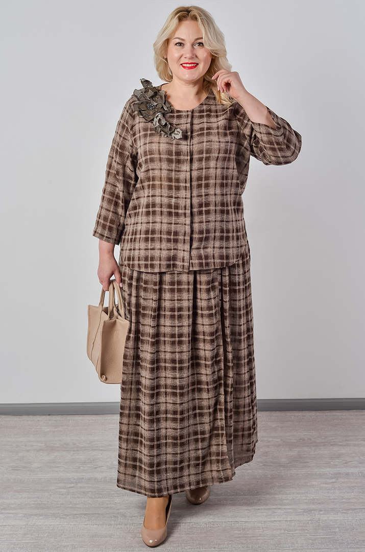 Костюм с юбкой с цветочным декором больших размеров