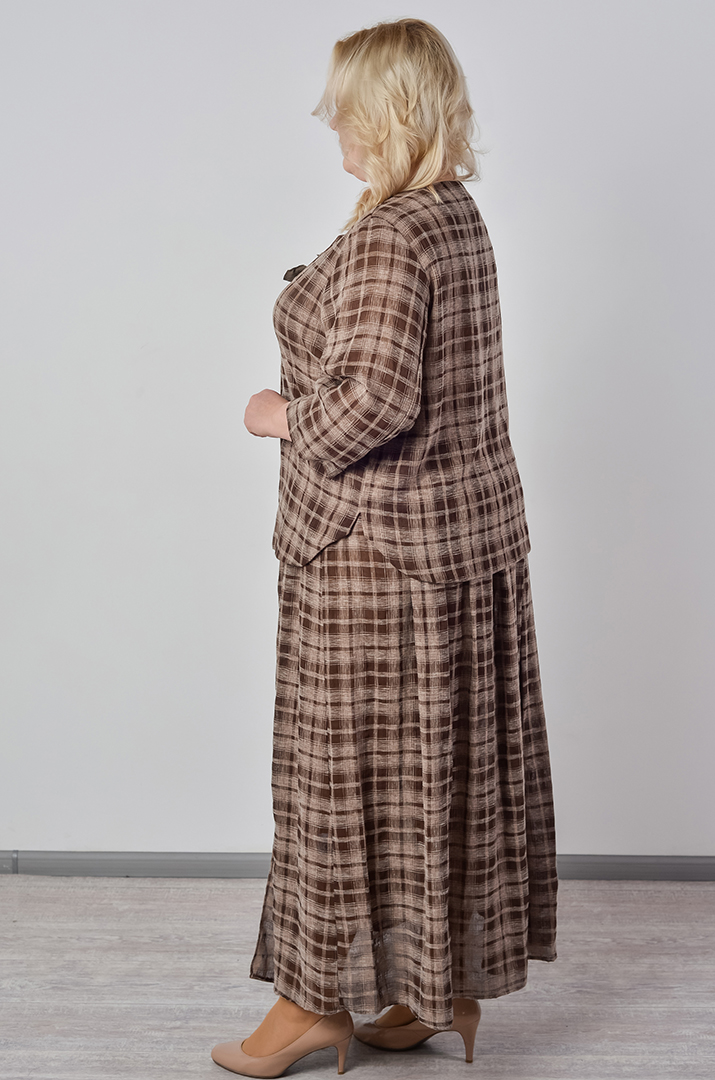 Костюм с юбкой с цветочным декором больших размеров