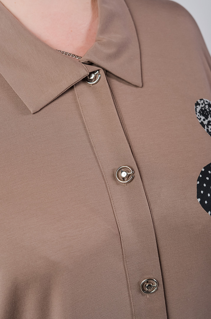 Костюм — брюки цвета мокко с контрастными деталями больших размеров