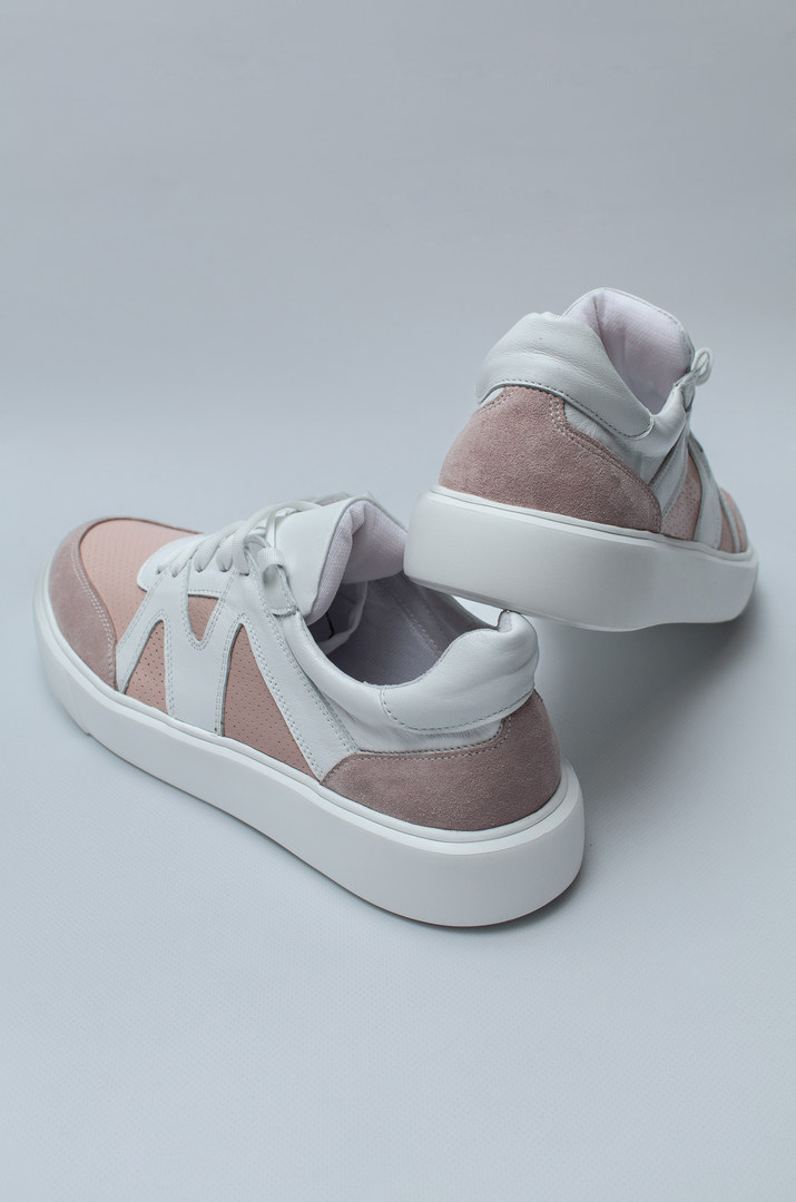 Стильні кросівки в різних кольорах на широкі повні ніжки великих розмірів