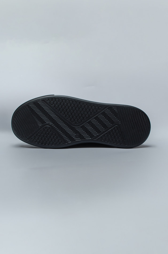 Стильні кросівки в різних кольорах на широкі повні ніжки великих розмірів