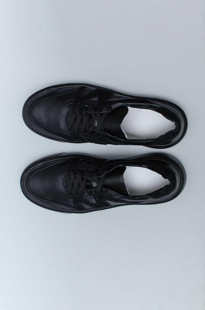 Стильні кросівки в різних кольорах на широкі повні ніжки великих розмірів