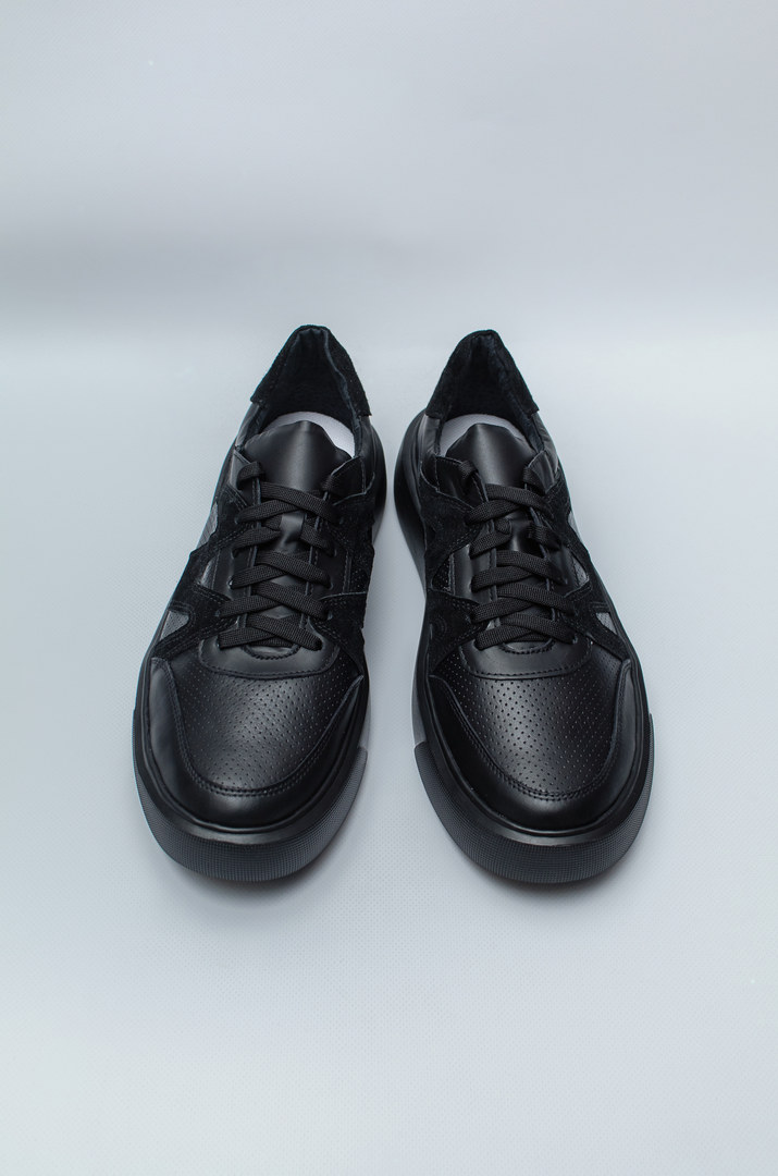 Стильні кросівки в різних кольорах на широкі повні ніжки великих розмірів