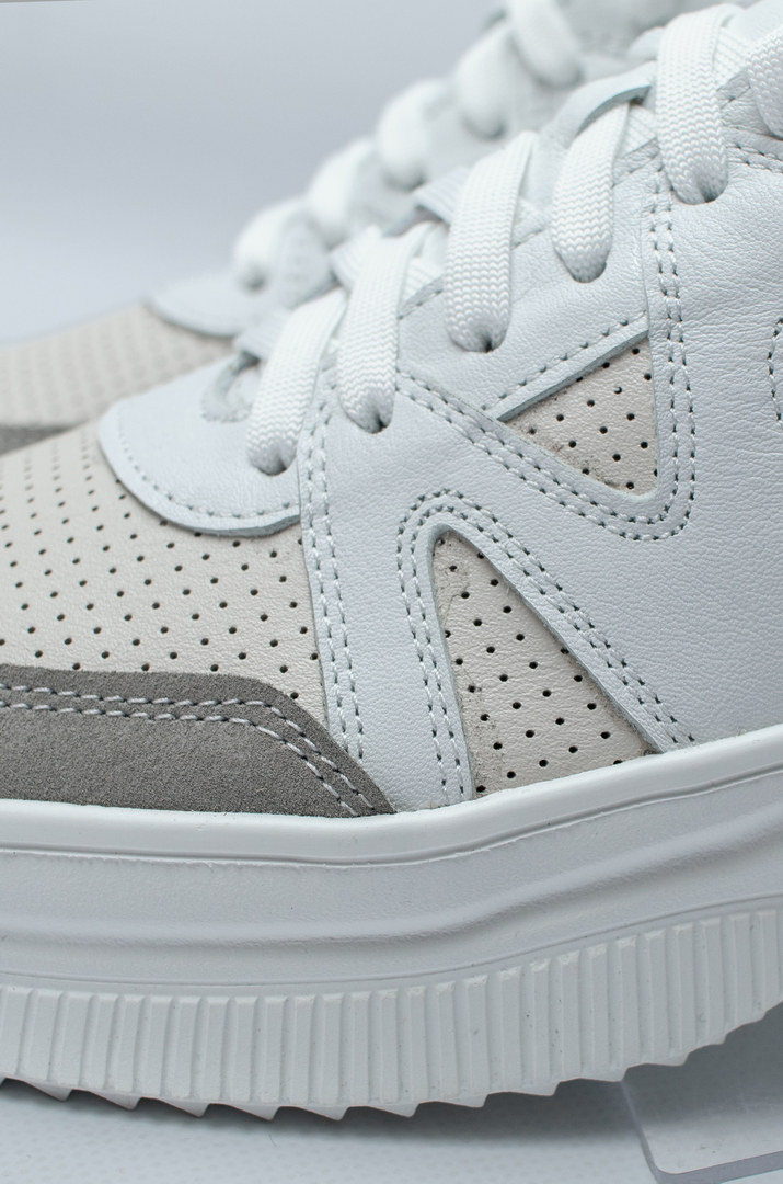 Стильні кросівки в різних кольорах на широкі повні ніжки великих розмірів