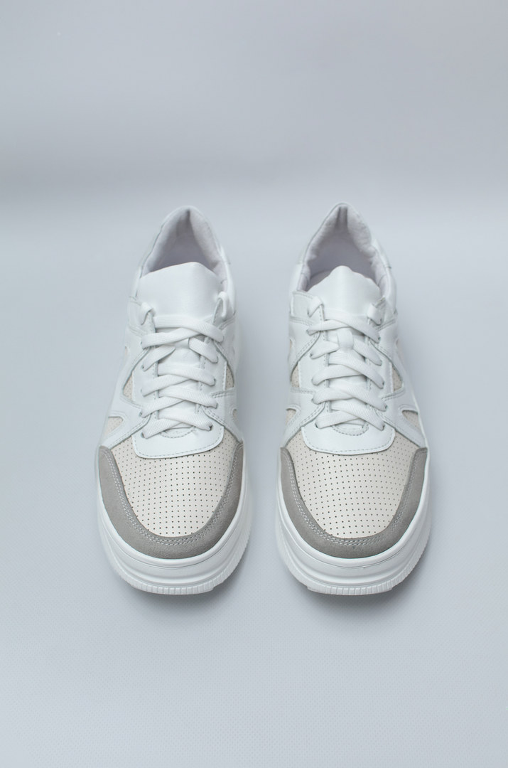 Стильні кросівки в різних кольорах на широкі повні ніжки великих розмірів