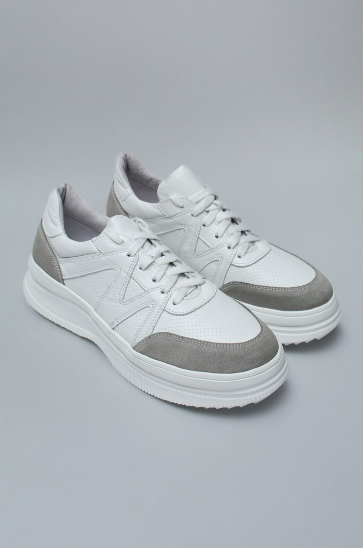 Стильні кросівки в різних кольорах на широкі повні ніжки великих розмірів