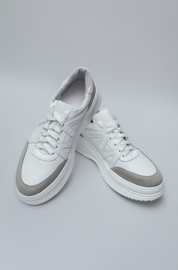 Стильні кросівки в різних кольорах на широкі повні ніжки великих розмірів