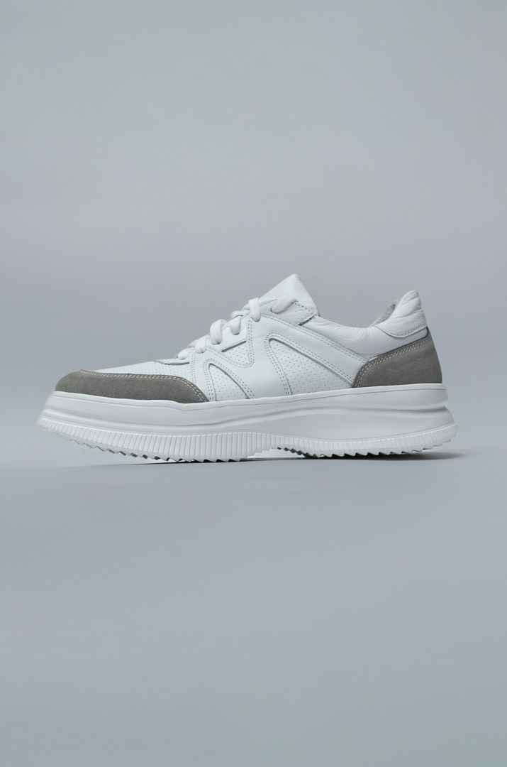 Стильні кросівки в різних кольорах на широкі повні ніжки великих розмірів