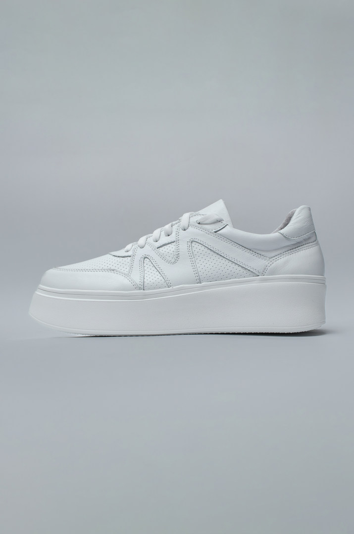 Стильні кросівки в різних кольорах на широкі повні ніжки великих розмірів