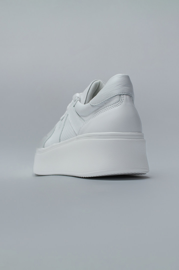 Стильні кросівки в різних кольорах на широкі повні ніжки великих розмірів