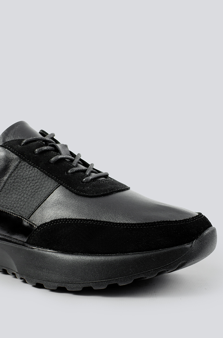 Кросівки чорні зі шкіри та замші великих розмірів