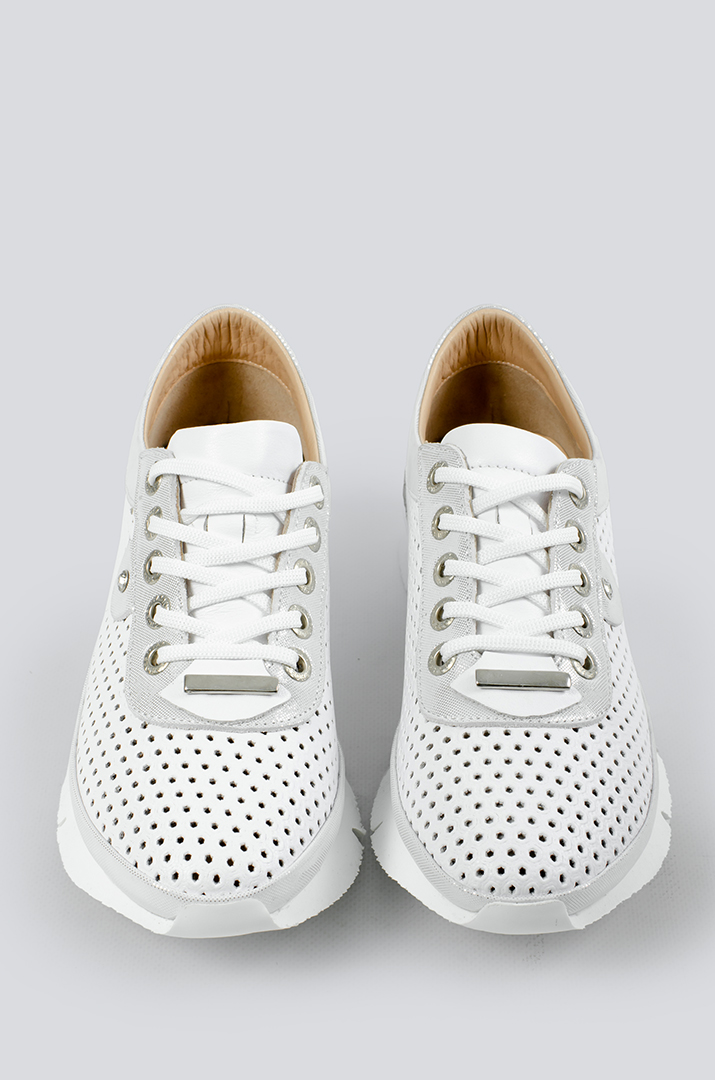 Кросівки білі із перфорованої шкіри великих розмірів
