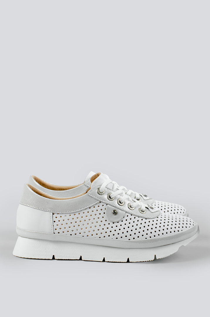 Кросівки білі із перфорованої шкіри великих розмірів