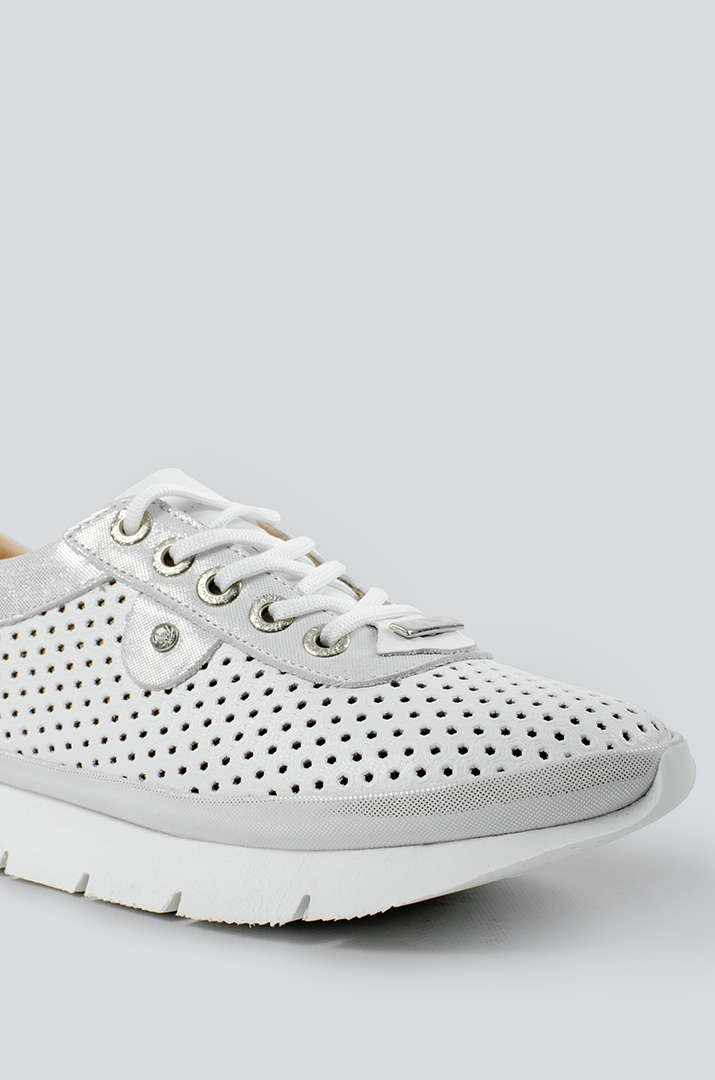 Кросівки білі із перфорованої шкіри великих розмірів
