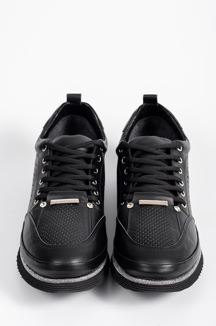 Чорні кросівки зі сріблястим декором великих розмірів