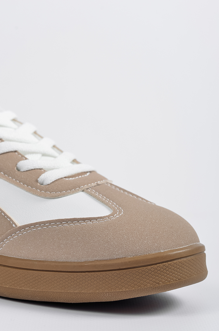 Світлі кросівки у біло-бежевих кольорах великих розмірів