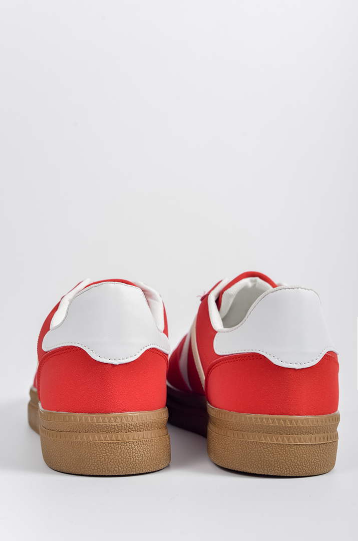 Кросівки червоного кольору великих розмірів