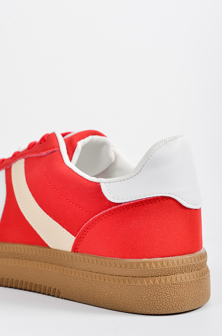 Кросівки червоного кольору великих розмірів