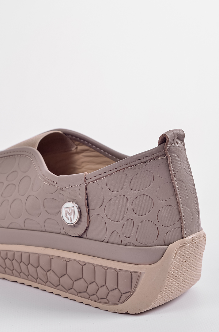 Шкіряні кросівки в кольорі візон з рельєфним верхом великих розмірів