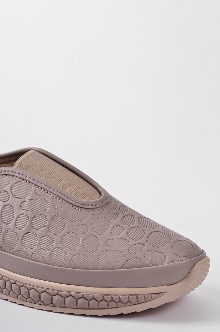 Шкіряні кросівки в кольорі візон з рельєфним верхом великих розмірів