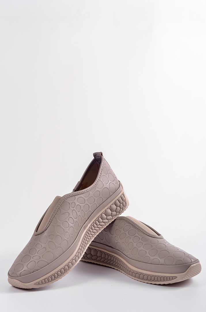 Шкіряні кросівки в кольорі візон з рельєфним верхом великих розмірів