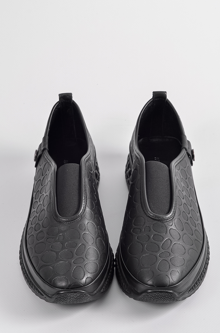 Чорні шкіряні кросівки з рельєфним верхом великих розмірів