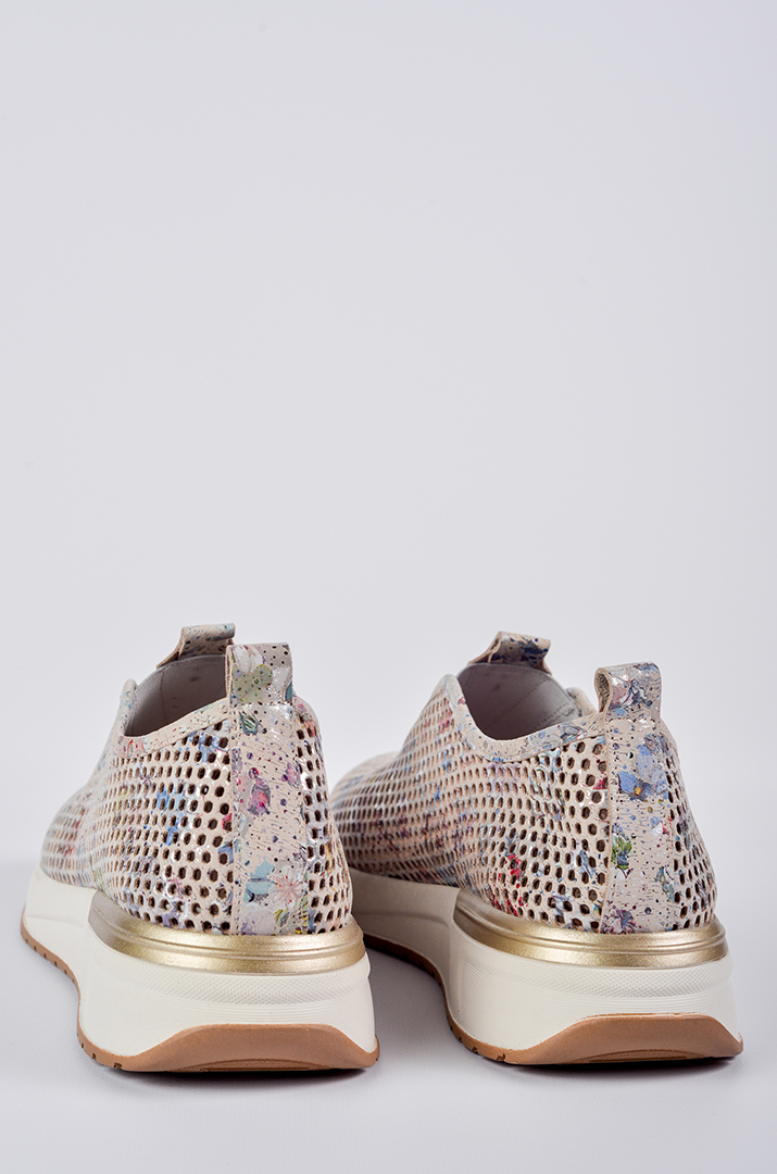 Кроссовки бежевого цвета с цветным принтом больших размеров