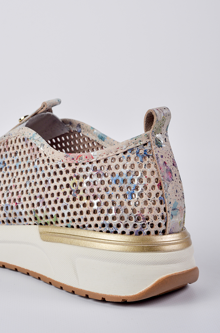 Кроссовки бежевого цвета с цветным принтом больших размеров